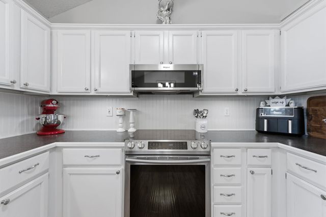 11814 W Jamesburg St, Wichita, KS 67212