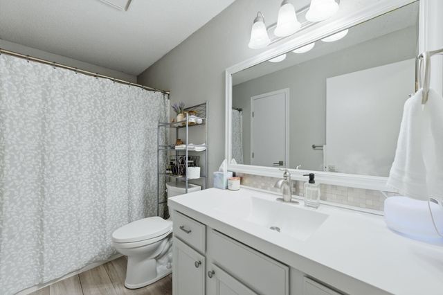 11814 W Jamesburg St, Wichita, KS 67212