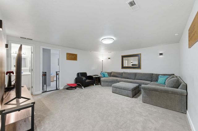 11814 W Jamesburg St, Wichita, KS 67212