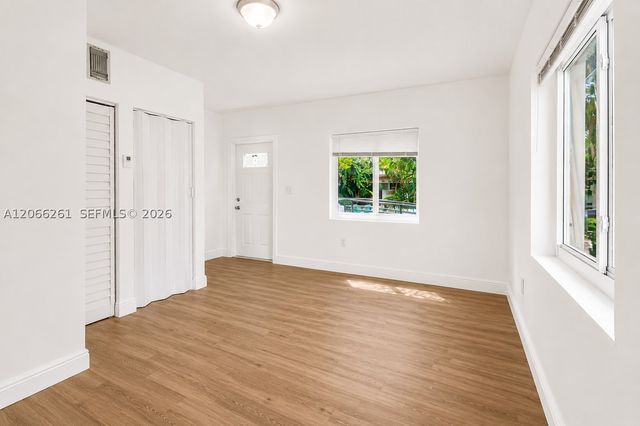8329 NW 5th Ave 1, Miami, FL 33150