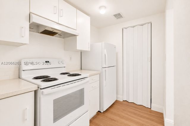 8329 NW 5th Ave 1, Miami, FL 33150