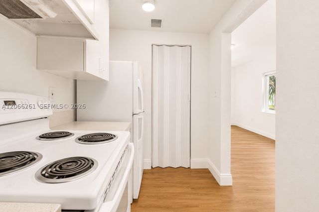 8329 NW 5th Ave 1, Miami, FL 33150