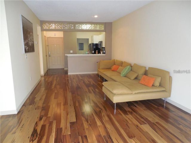 4107 CHATHAM OAK COURT 326, Tampa, FL 33624