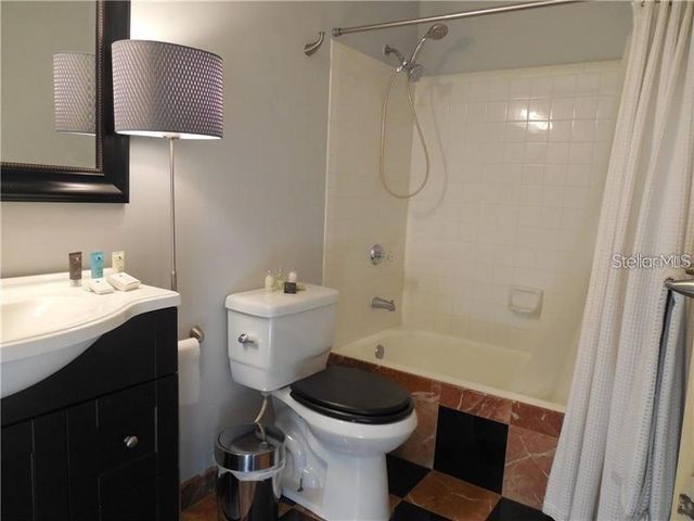 4107 CHATHAM OAK COURT 326, Tampa, FL 33624