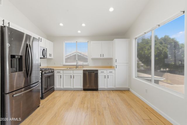 998 W LEAH Lane, Gilbert, AZ 85233