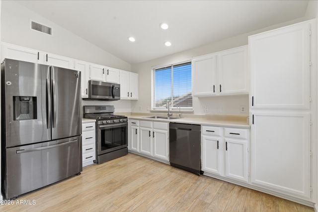 998 W LEAH Lane, Gilbert, AZ 85233