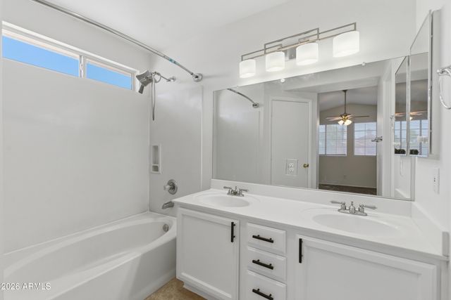 998 W LEAH Lane, Gilbert, AZ 85233