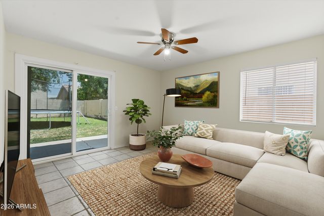 998 W LEAH Lane, Gilbert, AZ 85233