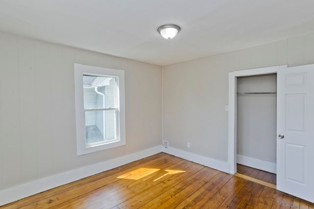 30 Hawthorne St, Springfield, MA 01105
