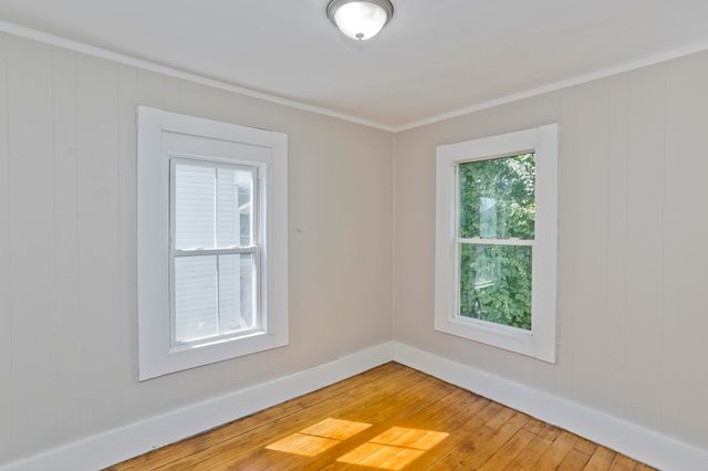 30 Hawthorne St, Springfield, MA 01105