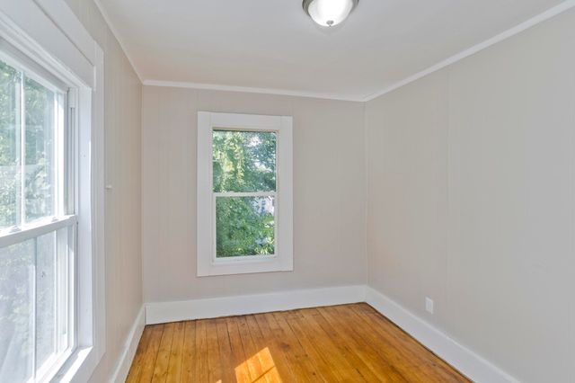 30 Hawthorne St, Springfield, MA 01105