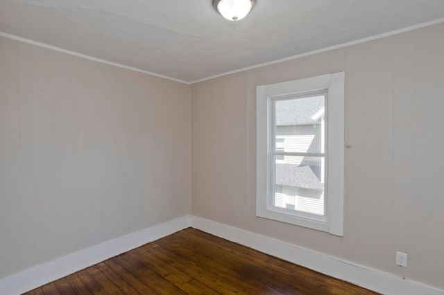 30 Hawthorne St, Springfield, MA 01105