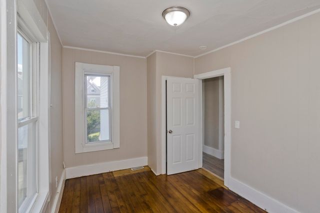 30 Hawthorne St, Springfield, MA 01105