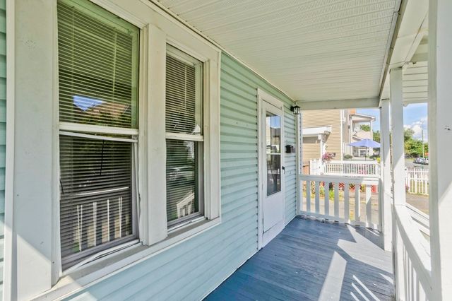 30 Hawthorne St, Springfield, MA 01105