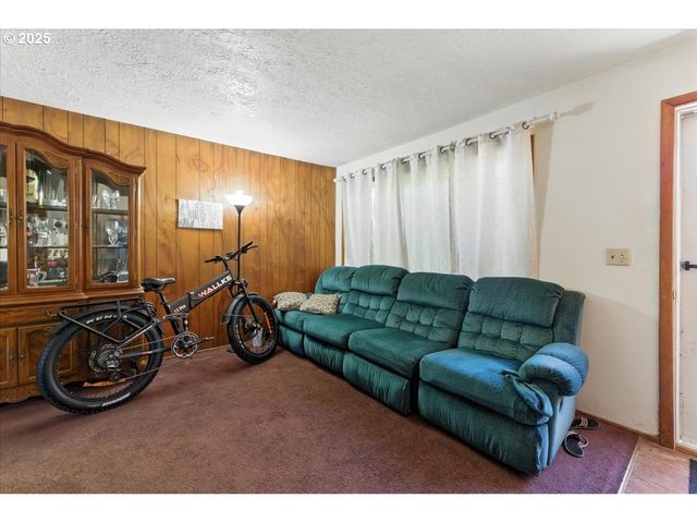 606 Ne 72ND Ave, Portland, OR 97213
