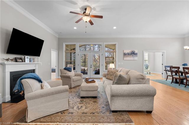 8811 Phillips Farm Road, Kernersville, NC 27284