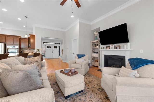 8811 Phillips Farm Road, Kernersville, NC 27284