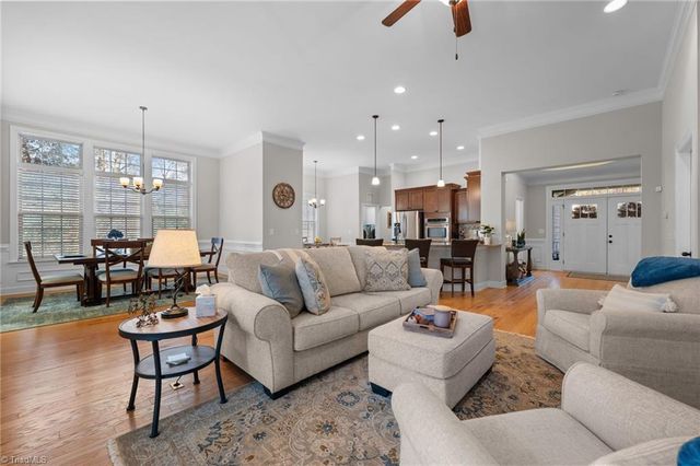 8811 Phillips Farm Road, Kernersville, NC 27284