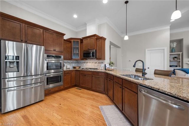 8811 Phillips Farm Road, Kernersville, NC 27284