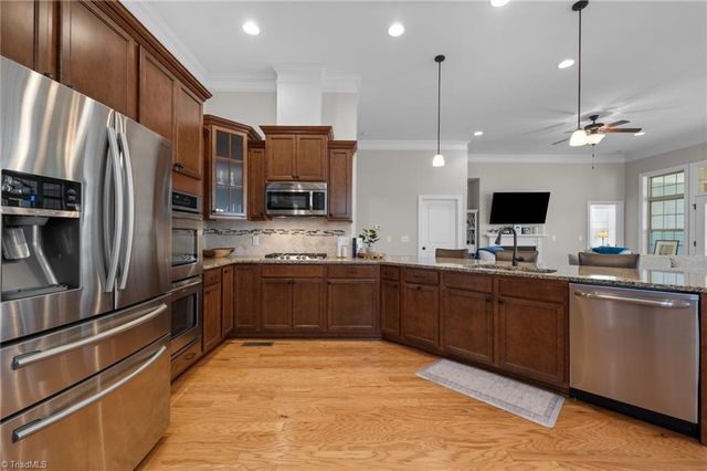 8811 Phillips Farm Road, Kernersville, NC 27284