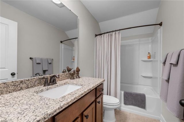 8811 Phillips Farm Road, Kernersville, NC 27284