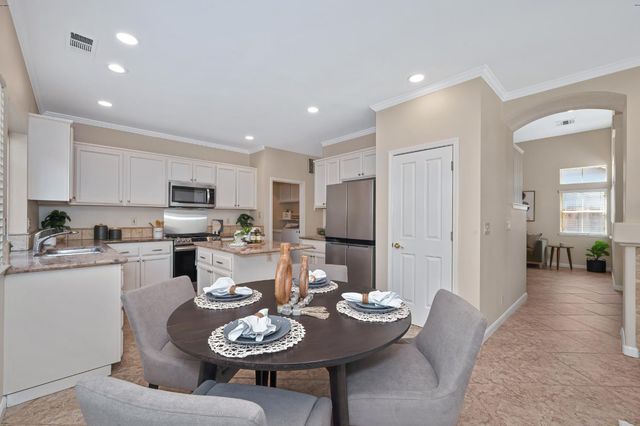 113 Tuscany Ct, Roseville, CA 95661