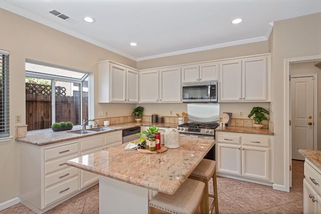 113 Tuscany Ct, Roseville, CA 95661
