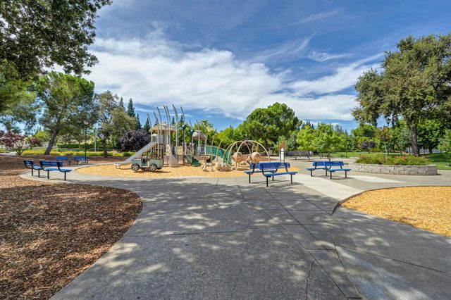 113 Tuscany Ct, Roseville, CA 95661