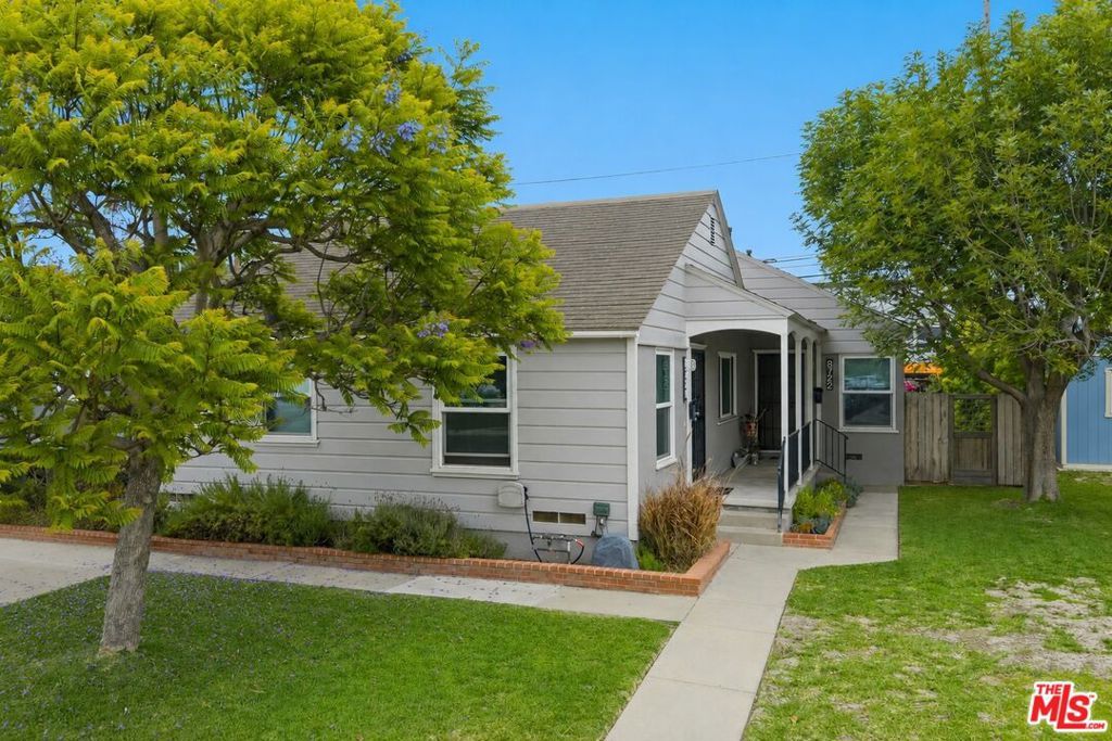 Image 1 of property listing at 8720 El Manor Avenue, Los Angeles, CA 90045