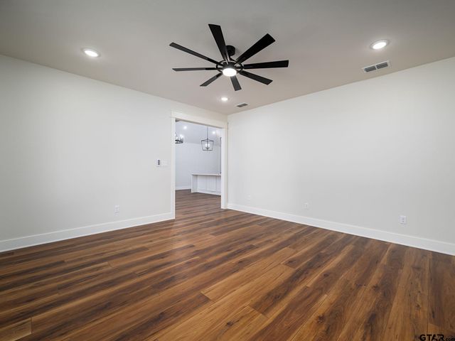 348 Heritage Way, Bullard, TX 75757