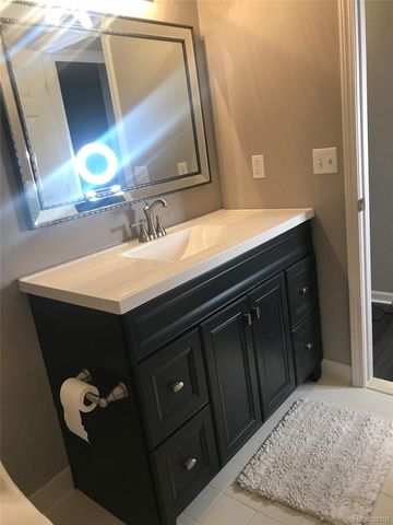 26210 Chesapeake Circle, Commerce Charter Township, MI 48390