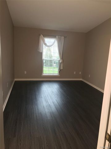 26210 Chesapeake Circle, Commerce Charter Township, MI 48390