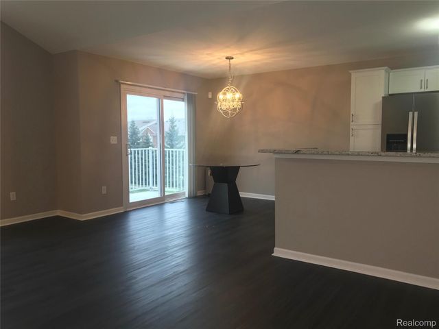 26210 Chesapeake Circle, Commerce Charter Township, MI 48390