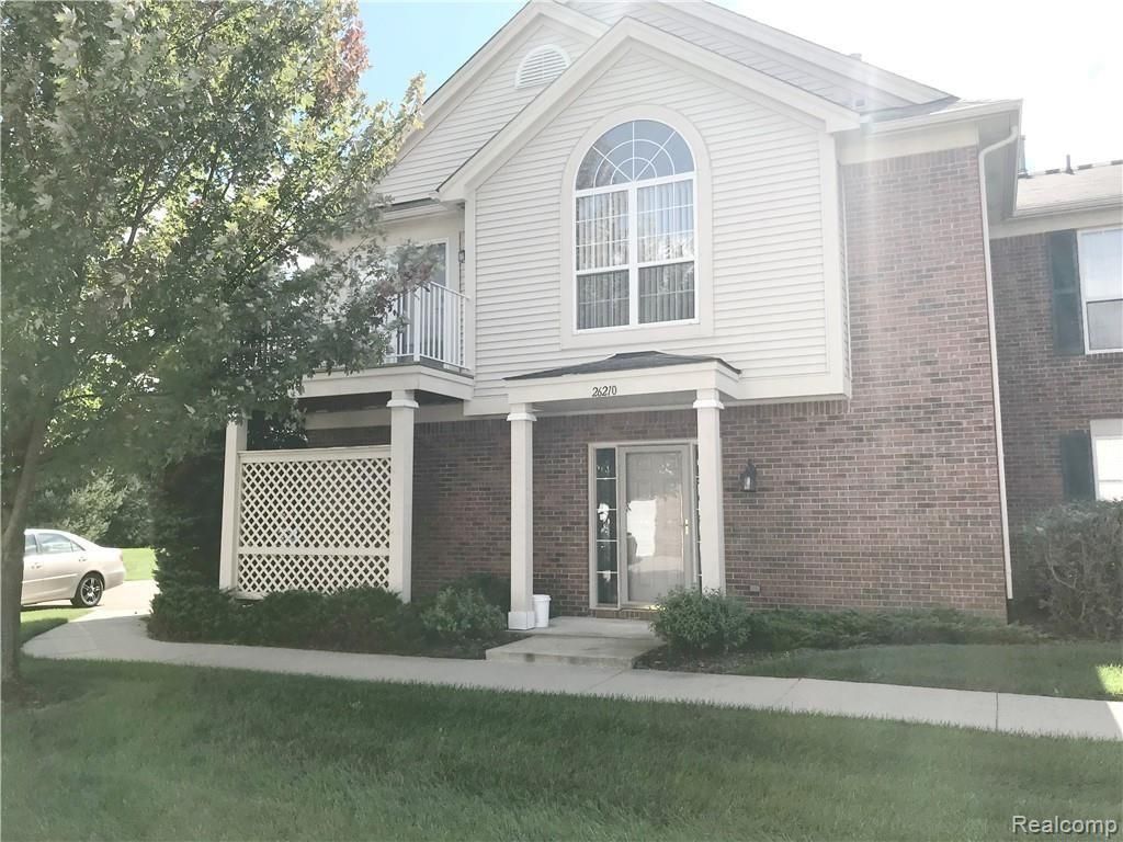 26210 Chesapeake Circle, Commerce Charter Township, MI 48390