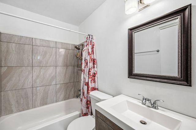 333 Sparks Street, Grand Prairie, TX 75051