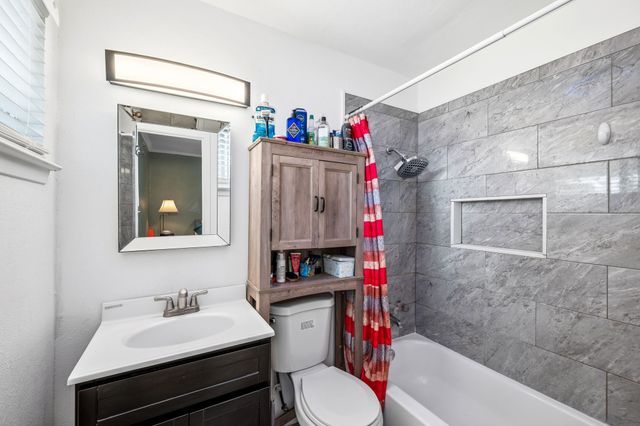 333 Sparks Street, Grand Prairie, TX 75051