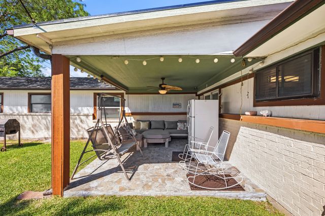 333 Sparks Street, Grand Prairie, TX 75051