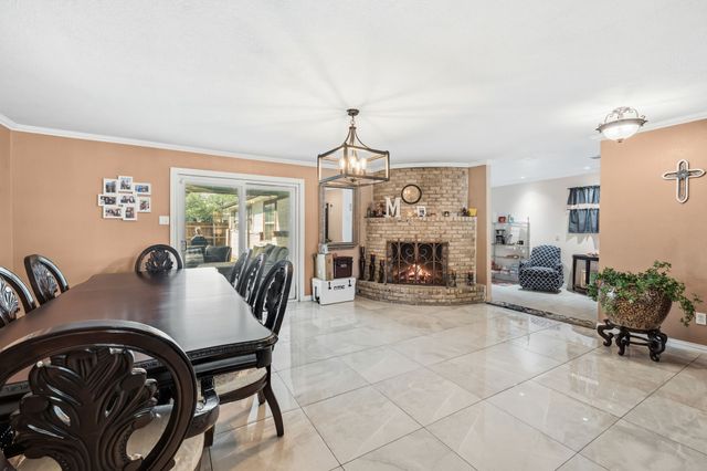 333 Sparks Street, Grand Prairie, TX 75051