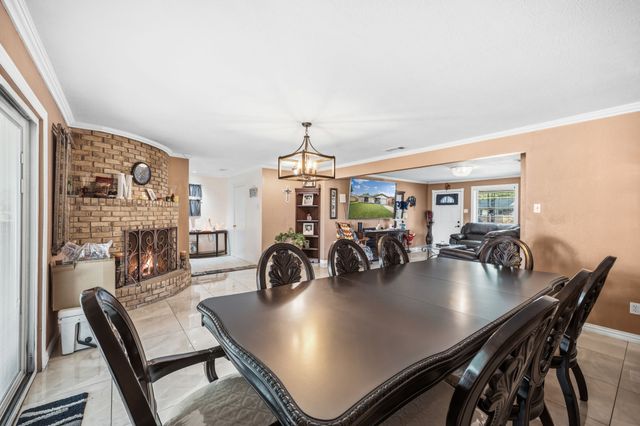 333 Sparks Street, Grand Prairie, TX 75051