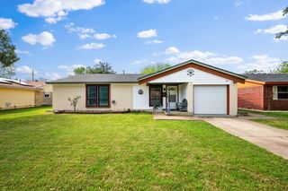 333 Sparks Street, Grand Prairie, TX 75051