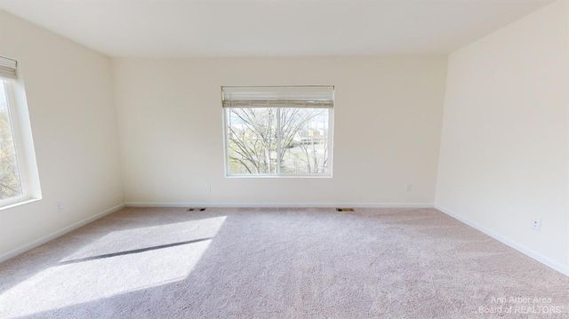 2725 Bristol Rdg Drive, Ann Arbor, MI 48105