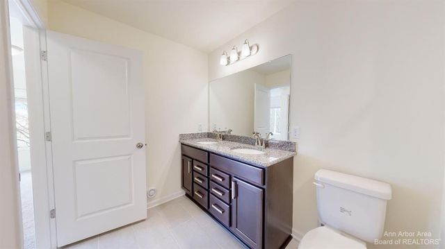 2725 Bristol Rdg Drive, Ann Arbor, MI 48105