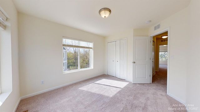 2725 Bristol Rdg Drive, Ann Arbor, MI 48105