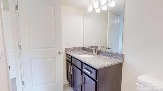 2725 Bristol Rdg Drive, Ann Arbor, MI 48105