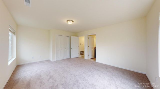 2725 Bristol Rdg Drive, Ann Arbor, MI 48105