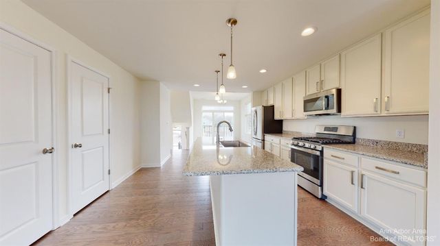 2725 Bristol Rdg Drive, Ann Arbor, MI 48105