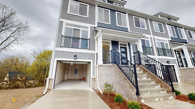 2725 Bristol Rdg Drive, Ann Arbor, MI 48105