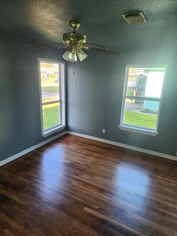 7220 Parker Road, Houston, TX 77016