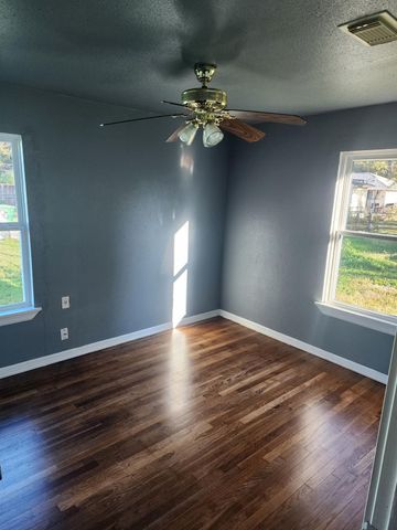 7220 Parker Road, Houston, TX 77016