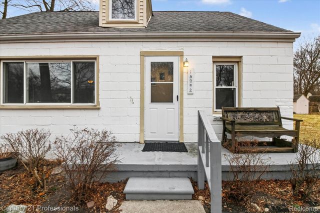18292 Deering Street, Livonia, MI 48152
